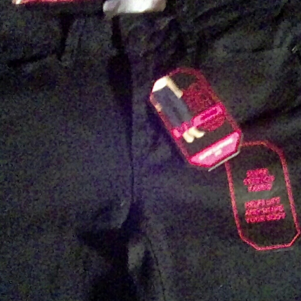 No Boundaries skinny leg pants.